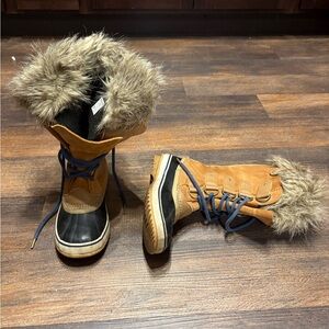 Sorel Tan and Black Fur-Lined Winter Boots